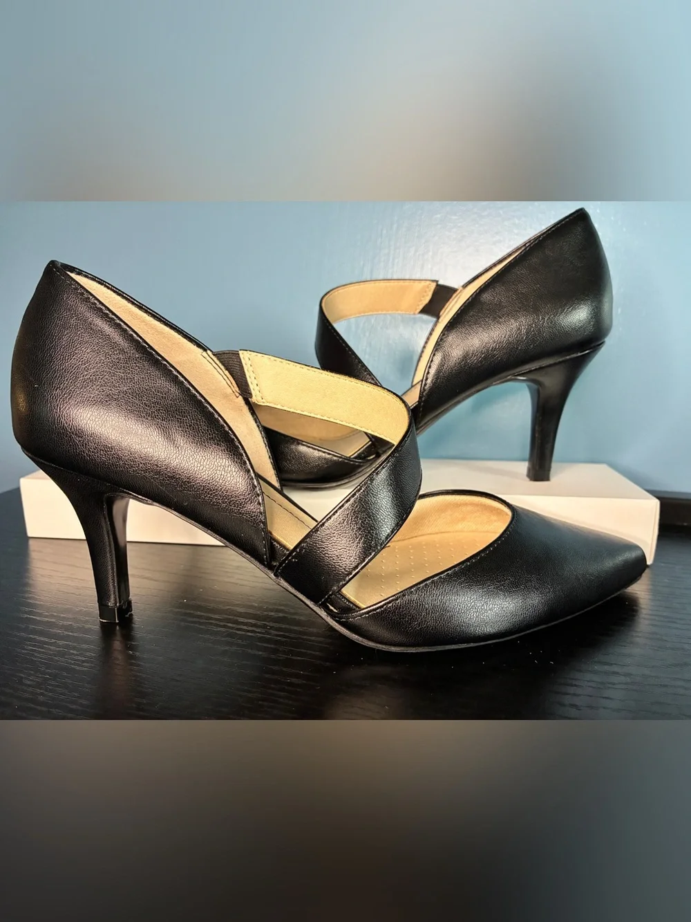 Life Stride Black Pointed-Toe Cross-Strap Pumps